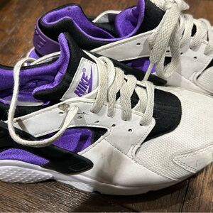 Kids Gently Worn Nike Hurache Shoes
